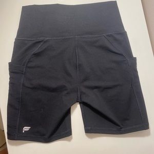 Fabletics On the Go Powerhold High waisted short 6”